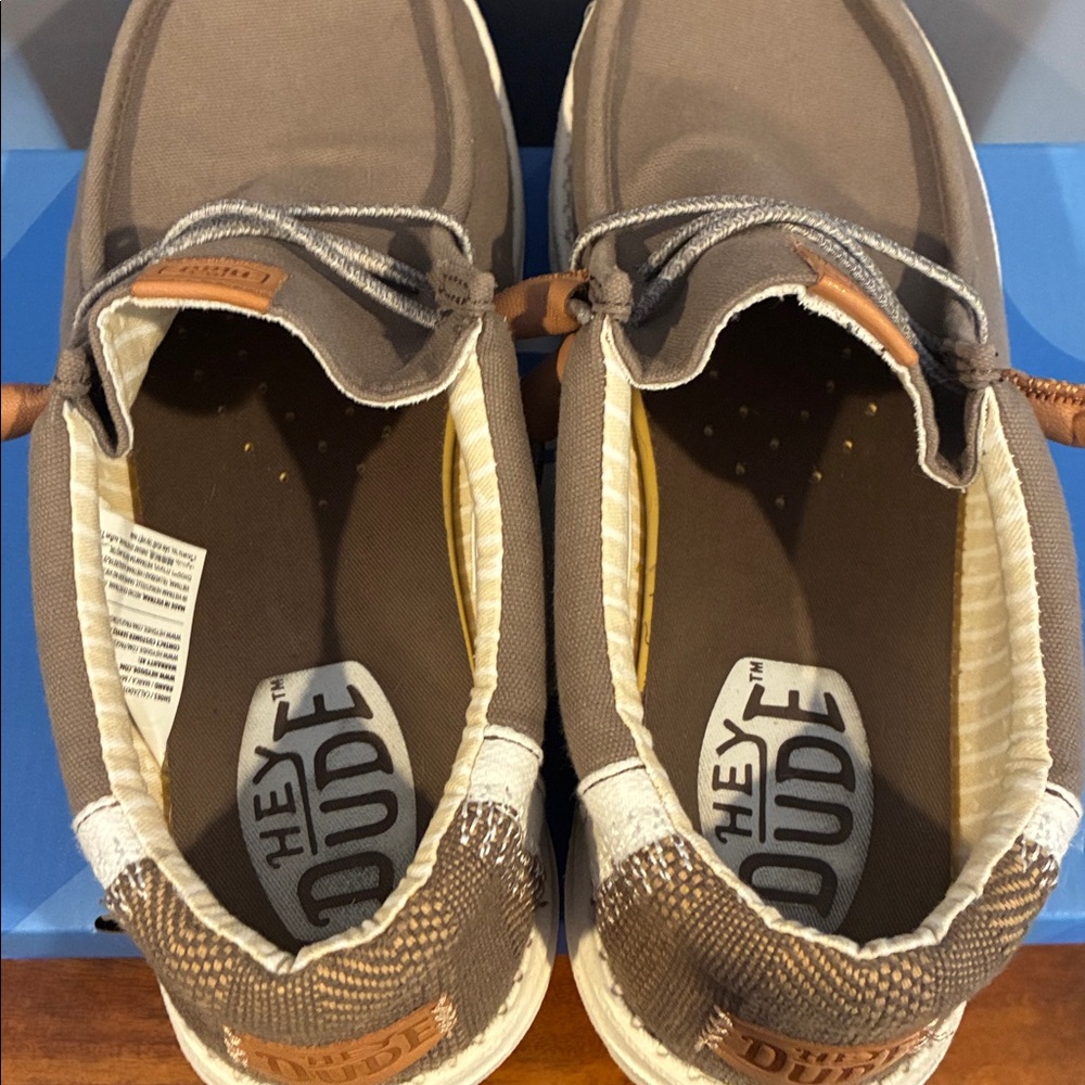 Hey Dude Brown Loafers - Picture 6 of 8